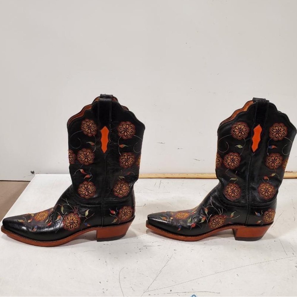 Lucchese 1883 Black Floral Embroidered Heeled Western Boots Size 9 - Picture 2 of 6